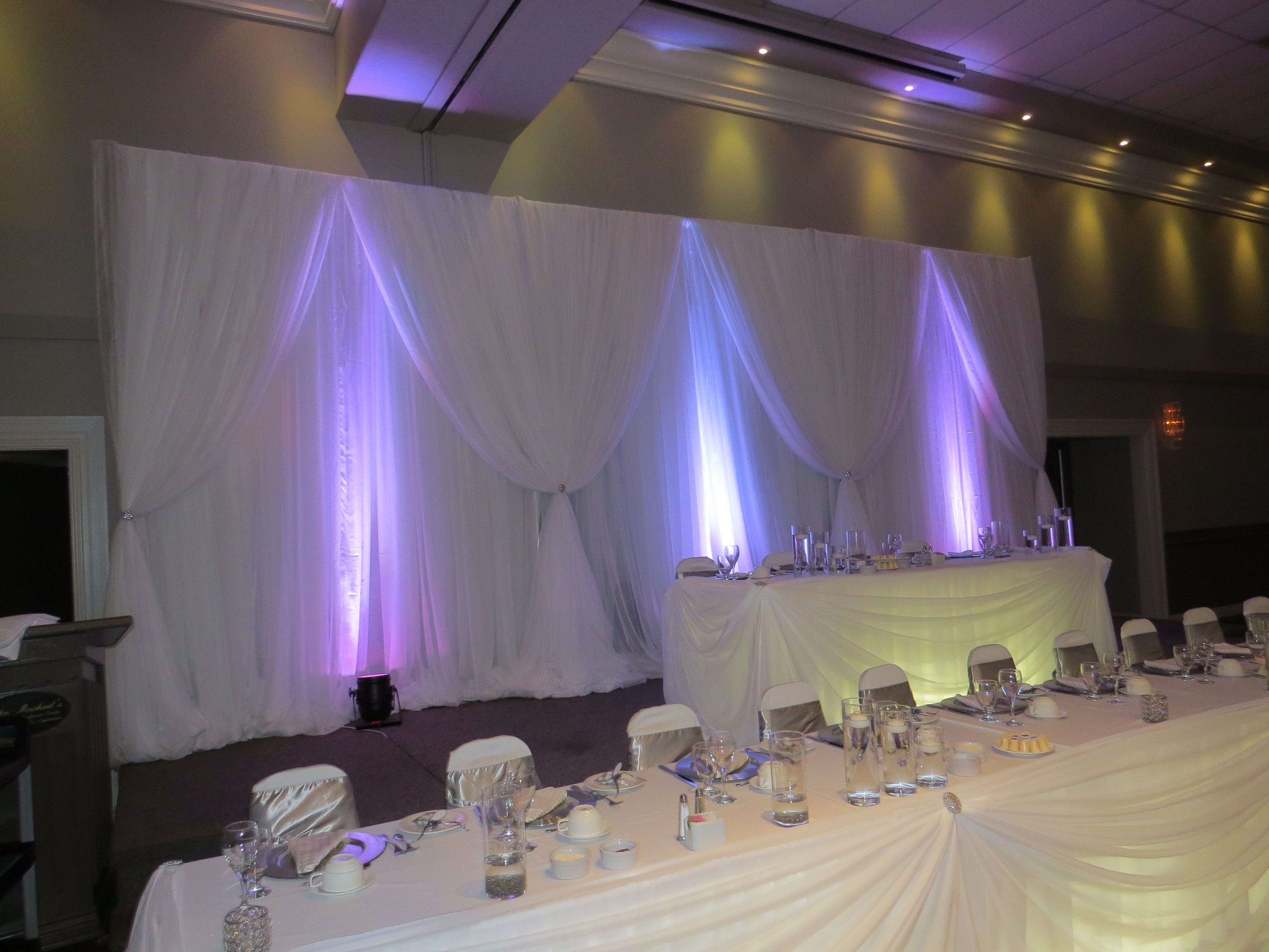 john michaels thorold wedding head table backdrop