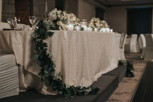 stone mill inn wedding decor head table backdrop