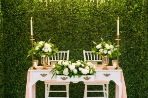 wedding decor niagara booth display boxwood backdrop