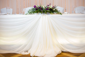 queens landing wedding decor head table backdrop