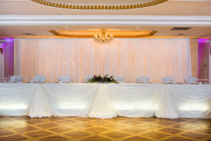 queens landing wedding decor head table backdrop